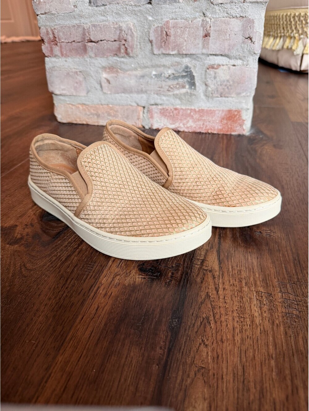 Sofft | Rose Gold Metallic Leather Slip-On Sneakers Women’s | Size 7.5 | 1152